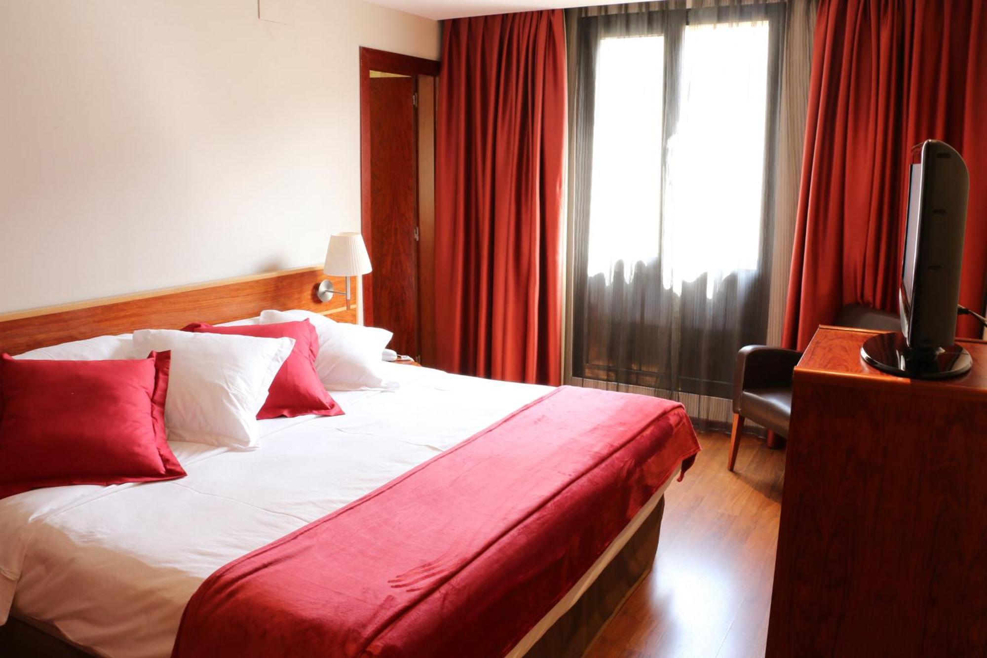 Deluxe Double Room,264274273:JPEG